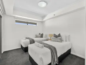 Sebel - Perched high on the 13th floor with expansive and sprawling views - Image 4