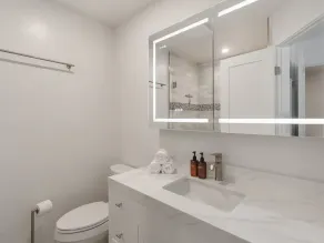 Cozy Pet Friendly 3 Bedroom - Image 3