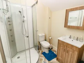 NUTHATCH BARN, pet friendly, character holiday cottage in Pontyclun - Image 2