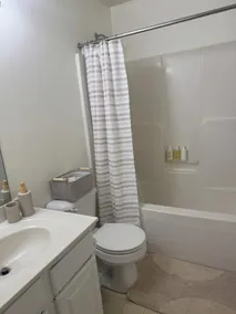 1 Mi to Colonial Beach Boardwalk! Cozy Family Home - Image 4