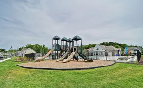 Excellent 3 Bedroom Town House located in Bishop's Landing! WIFI, Pool, Tennis, Shuttle, and More! - Image 3