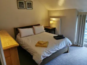 Cosy Cottage in the Beautiful Derbyshire Dales, Peak District - Image 4