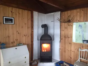 Petit chalet à 20 m du lac Hindsen - Image 2