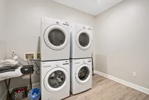 1 Bedroom Apartment at Oak + Fountain! - #14 - Image 2