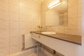 Spacious 5-person apartment within walking distance of the beach and center - Image 3