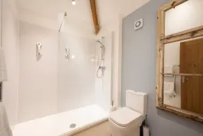 Pickle Cottage Tenterden - modern, airy converted barn, formerly a pig shed! - Image 2