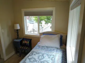 BIRCH - Grace Landing Cottages With Stunning Sunsets Over Hamlin Lake - Image 5
