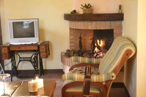 Apartment in farmhouse with swimming pool, a stone's throw from the village. - Image 2