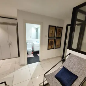 premier luxury apartment - Image 2