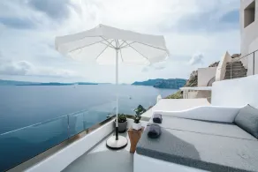 Standard Cave Villa with Outdoor Hot Tub - Image 3