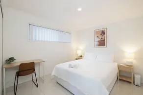 Smart Suites Self Check-in Apartments - Rocklea Station N - Image 5