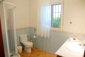 Private villa, surrounded by orange trees, with swimming pool, 10 minutes from the center. - Image 2
