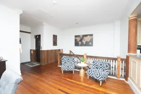 Beautiful Loft with a City View - Image 3