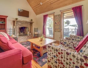 Amazing rustic cabin with 450' of water frontage on Jackson Lake - Image 4