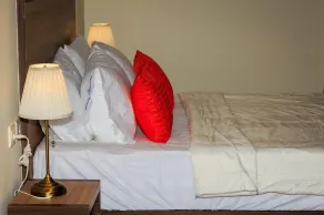 Three Bedroom Serviced Apartment With Fully Equipped Kitchen - Cloud9Homes - Image 2
