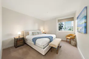 The Iris-Marina del Rey Getaway with A/C, Fast Wi-Fi & Serene Vibes - Image 5