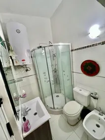 Nice house near the airport, up to 5 guests! - Image 5
