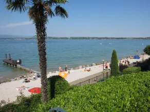 BLUE FRONT LAKE (if overbooked 👀CASA AMELIAS👀) with 2 bedrooms, 4 beds - Image 3