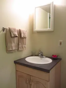Cute Efficiency Studio 2 Miles to Downtown Seattle - Image 5