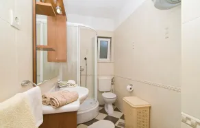 Beach front home in Lokva Rogoznica - Image 4