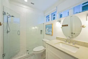 Wow Renovation, Nice Porches, & Tower, 4 Houses to Beach in Seaside + 2 Bikes - Image 4