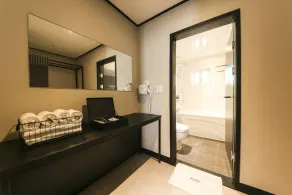 Almond Hotel Gupo Station - Image 5