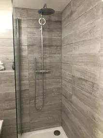 Selvstændig 2-værelses moderne lejlighed med swimmingpool - Image 4
