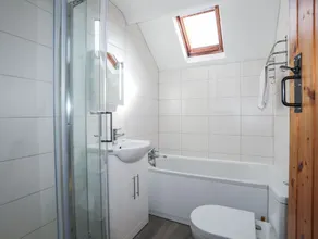 Cae Person, LLANGOED - Image 2