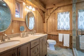 Lakefront Log Luxury - Image 4