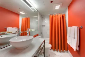 Corner King Suite + Magnificent Art Display - Image 3
