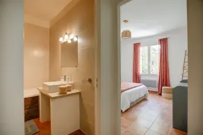 Country cottage with all the comforts of a flat - Image 5