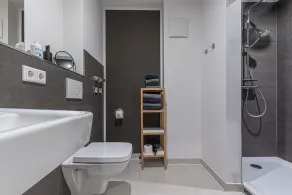 85qm Balkon Suite mit 2 Schlafzimmern und Balkon - Image 2