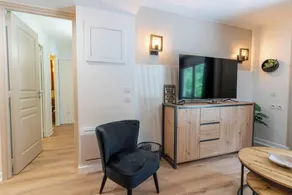 Très bel appartement rénové avec piscine tennis et parking privé 09 - Image 4