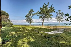 Beautiful water front with spectacular sunsets - Image 5