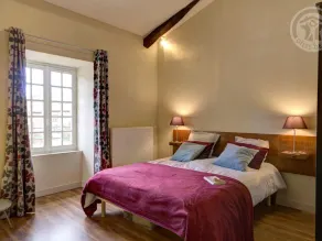 Historic cottage with Wi-Fi and pets allowed in Sainte-Croix-en-Jarez - Image 4