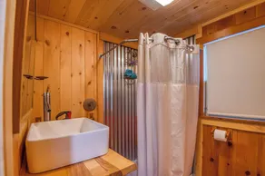 Balsam Breeze - cozy cottage on Mooselookmegunic! - Image 3