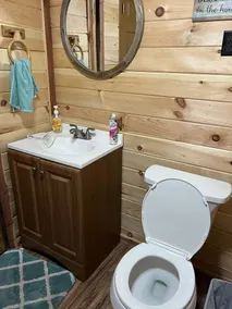 2 bedroom 1 bath cabin with privacy, 1 mile from main highway - Image 4
