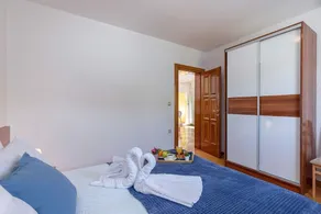 Ferienwohnung Mit Meerblick und Pool - Image 5