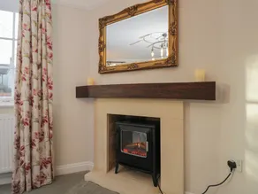 Maud Heath's Snug - Image 2