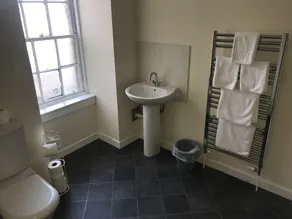 Apartment-Private Bathroom - Image 4