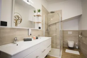 Apartment, at least 75 sqm -98 sqm, 2 bedrooms, living/bedroom, terrace or balcony, max. 6 persons - Image 4