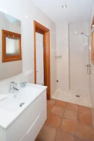 WOODHOUSE – Traumhaftes Dorfhaus mit Privatpool, wunderschöner Terrasse und Veranda mit - Image 3
