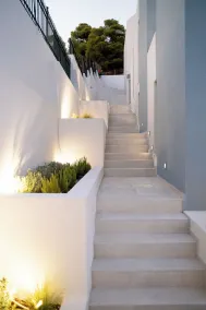 White Cliff Luxury Suites - Image 2