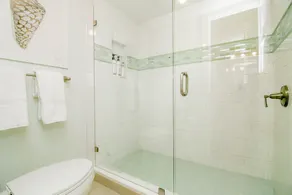 Oceanfront. Haut de gamme. Appartement de luxe. Remodeler haut de gamme. - Image 2