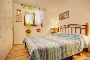 Apartment with pool, air conditioning, WLAN, barbecue - Image 2