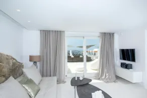 Petalite Suite - One Bedroom Villa, Sleeps 4 - Image 4