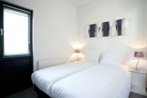 Chalet with 2 bedrooms and a terrace - Image 3