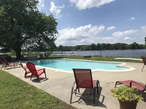 Aktualisiert Waterfront Farmhouse - Swimmingpool, Private Pier 2 Master-Schlafzimmer - Image 3
