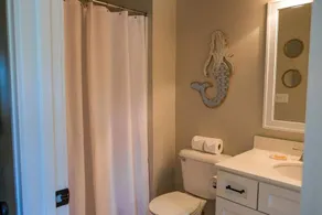 The Chesapeake: 3BR Boutique Suite Sleeps 10 | Pool, Hot Tub, Free Golf, Lake Mac Views - Image 3
