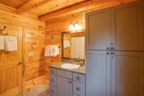 Log cabin in the White Mountains, near Bretton Woods - Image 3